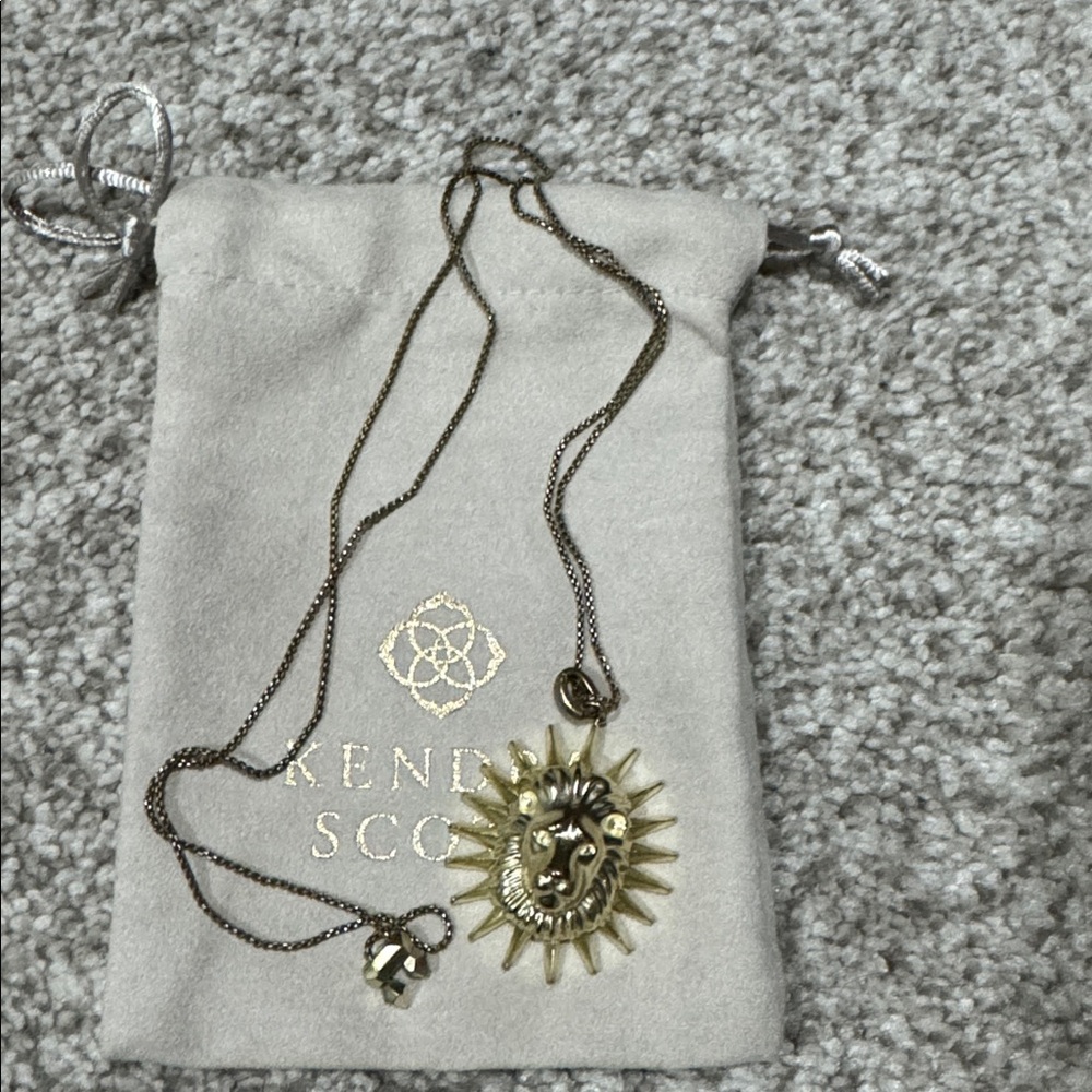 Kendra Scott necklace with large lion charm